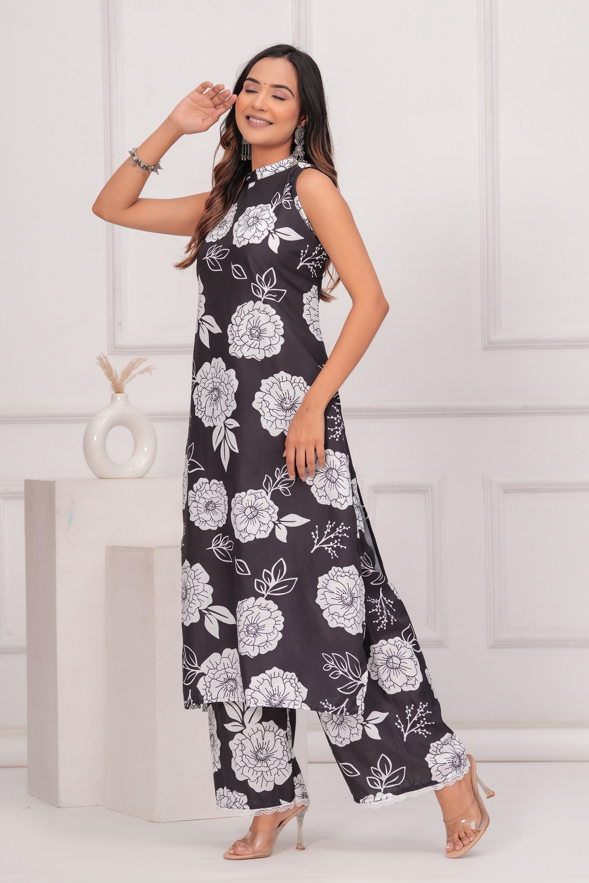 Elegant Black Floral Printed Sleeveless Kurta Palazzo Set