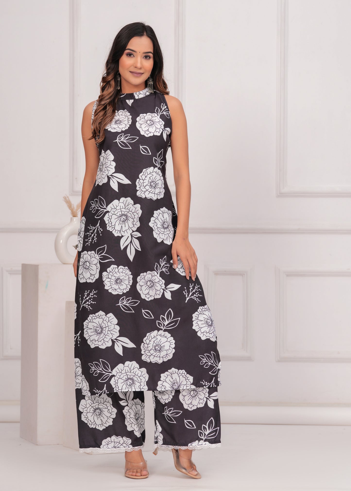 Elegant Black Floral Printed Sleeveless Kurta Palazzo Set